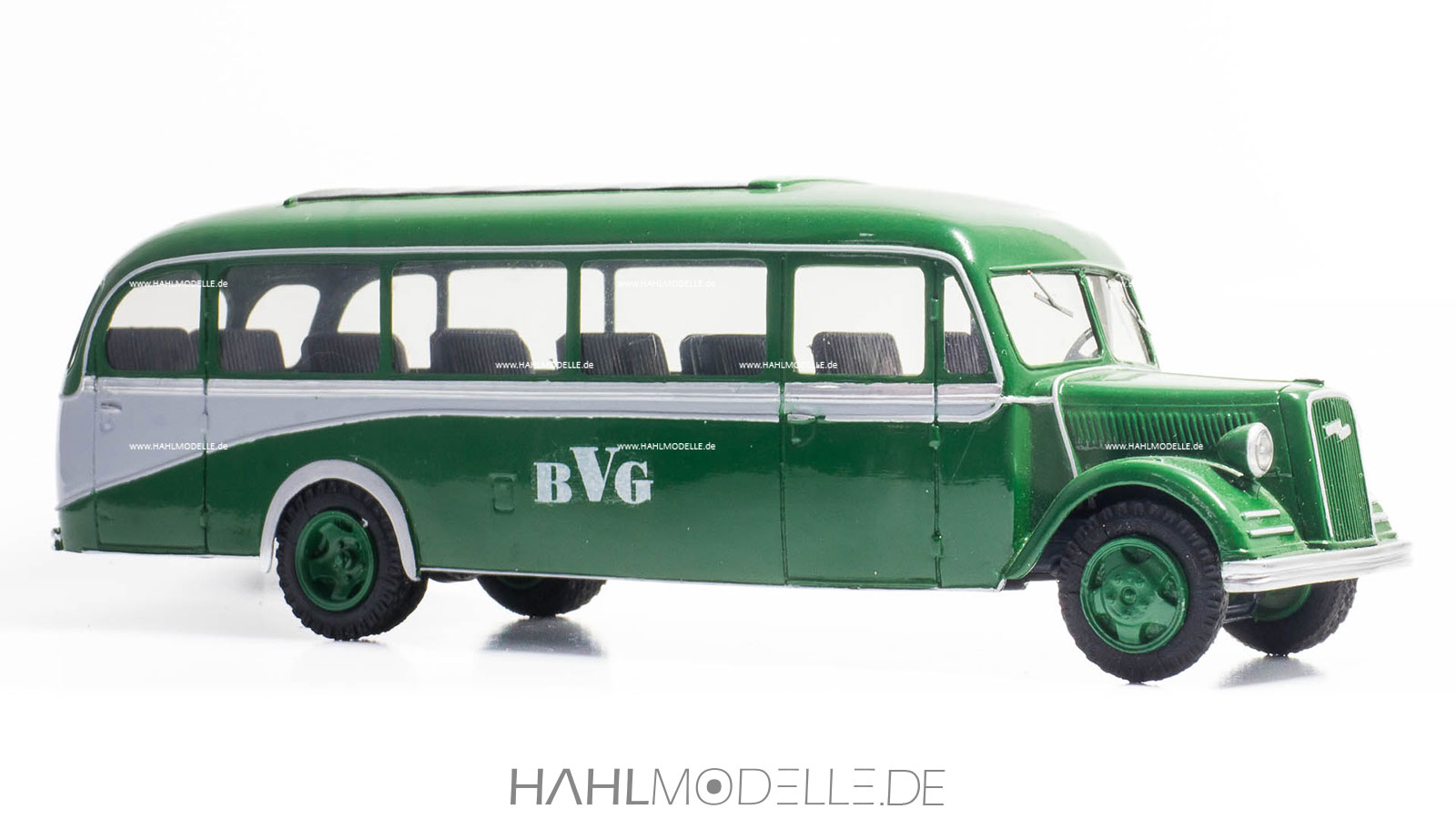 Opel Blitz 3 to Typ 3,6-47 NR, Bus (Schmitz), grün-weiß, Vector Models, hahlmodelle.de