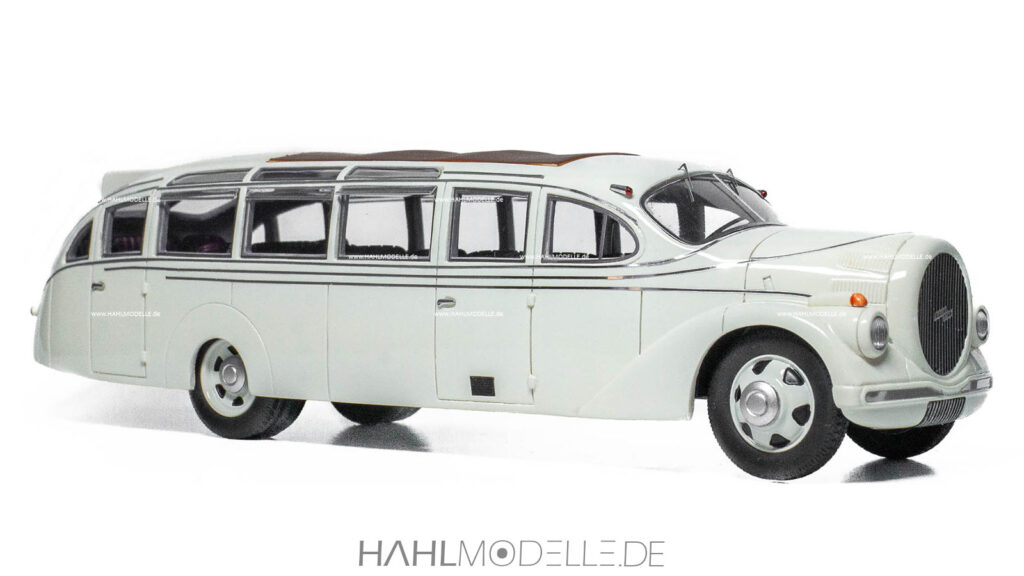 Opel Blitz 2,5 to Fahrgestell mit Busaufbau „Ludewig Aero“ (Ludewig), weiß, Autocult, hahlmodelle.de