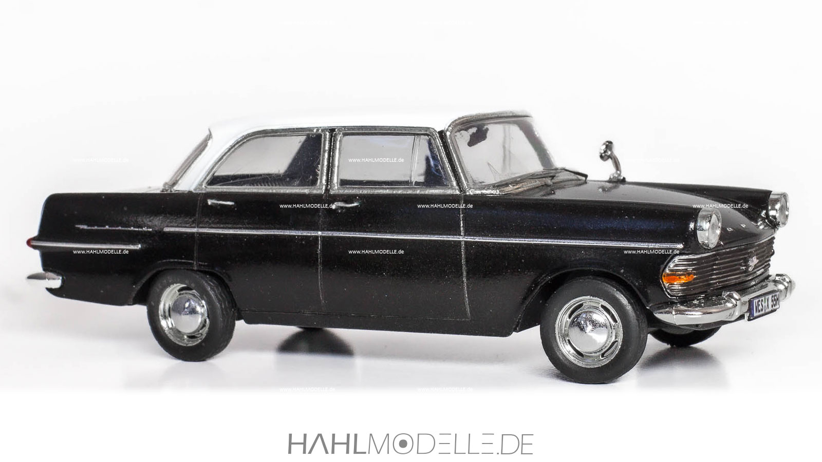 Opel Rekord P2, Limousine, schwarz/weiß, Code-3 (Basis: Ixo), hahlmodelle.de