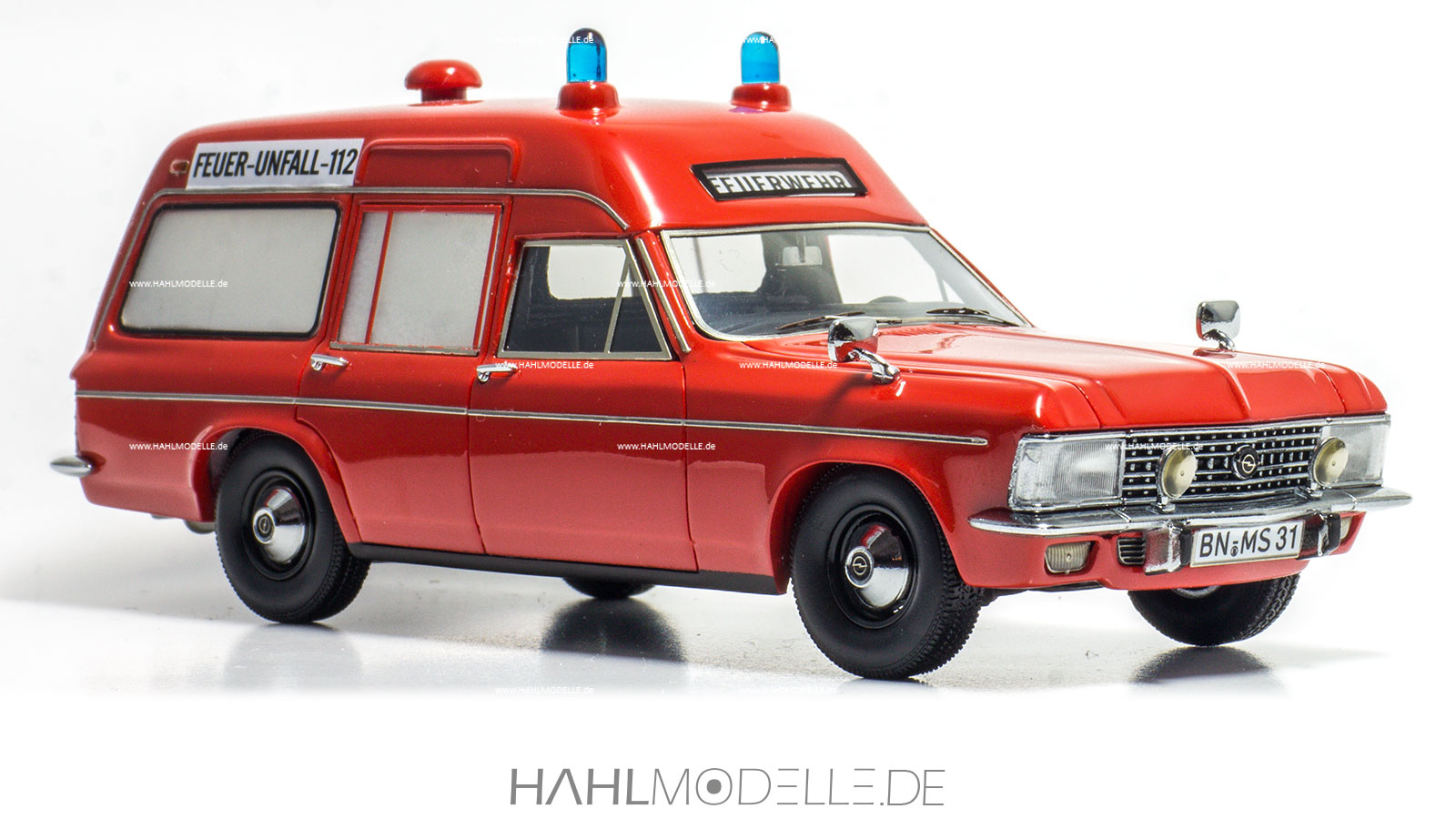 Opel Admiral B, Sonderkarosserie, Krankenwagen, rot, Matrix Scalemodels, hahlmodelle.de