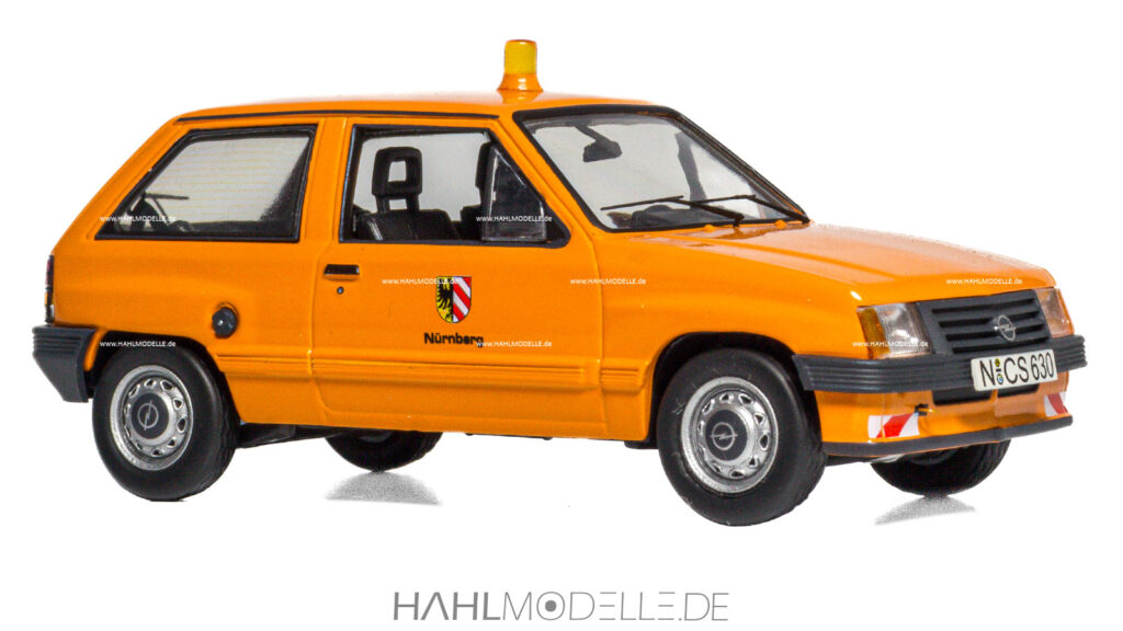 Opel Corsa A, Schrägheck-Limousine, orange, Schuco, hahlmodelle.de