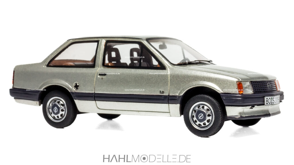 Opel Corsa A TR, Stufenheck-Limousine, silber, BoS-Models, hahlmodelle.de