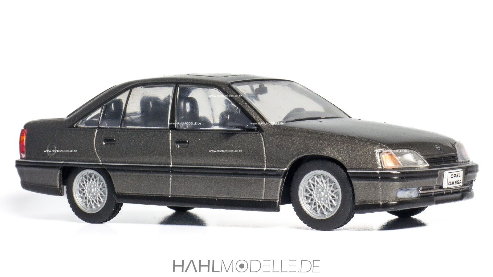 Opel Omega A2, Limousine, grau, Ixo, hahlmodelle.de