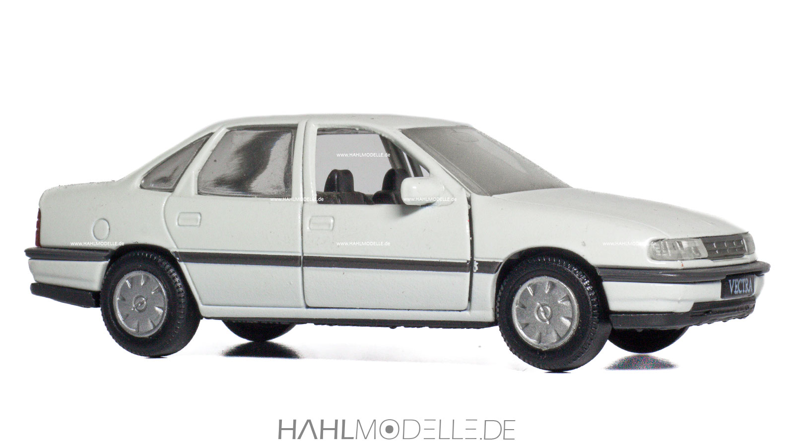 Opel Vectra A, Stufenheck-Limousine, weiß, Gama, hahlmodelle.de