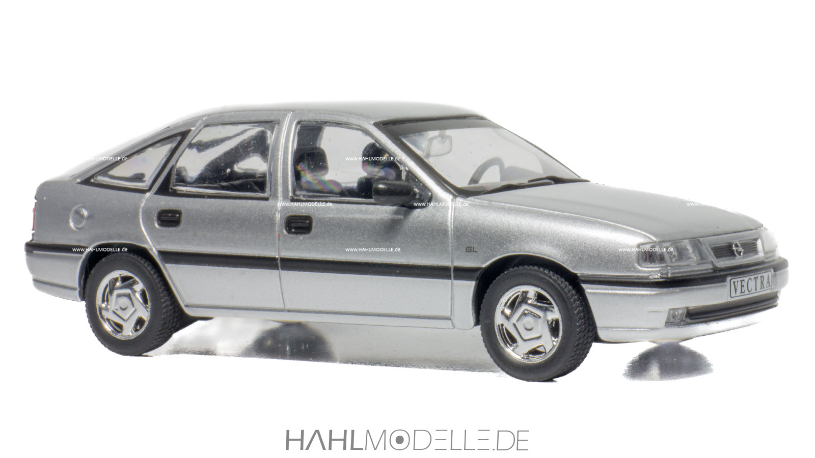 Opel Vectra A, Schrägheck-Limousine, silber, Ixo, hahlmodelle.de