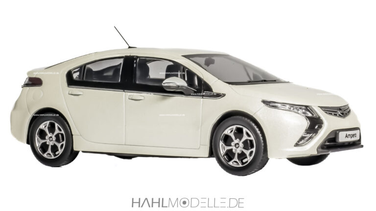 Opel Ampera, Schrägheck-Limousine, weiß, Motorart Models, hahlmodelle.de