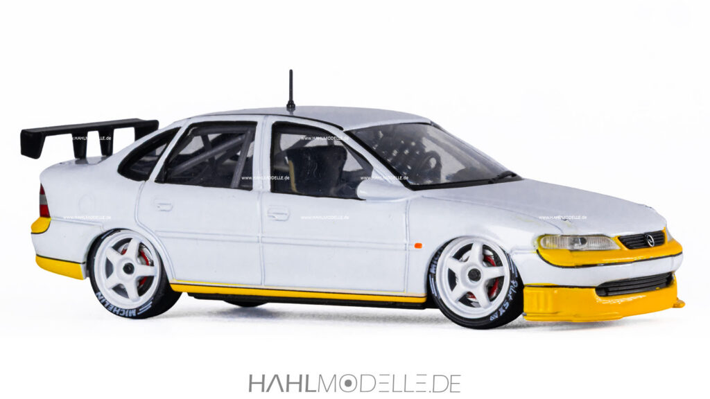 Opel Vectra B, STW-Testcar, Stufenheck-Limousine, weiß/gelb, Onyx, hahlmodelle.de